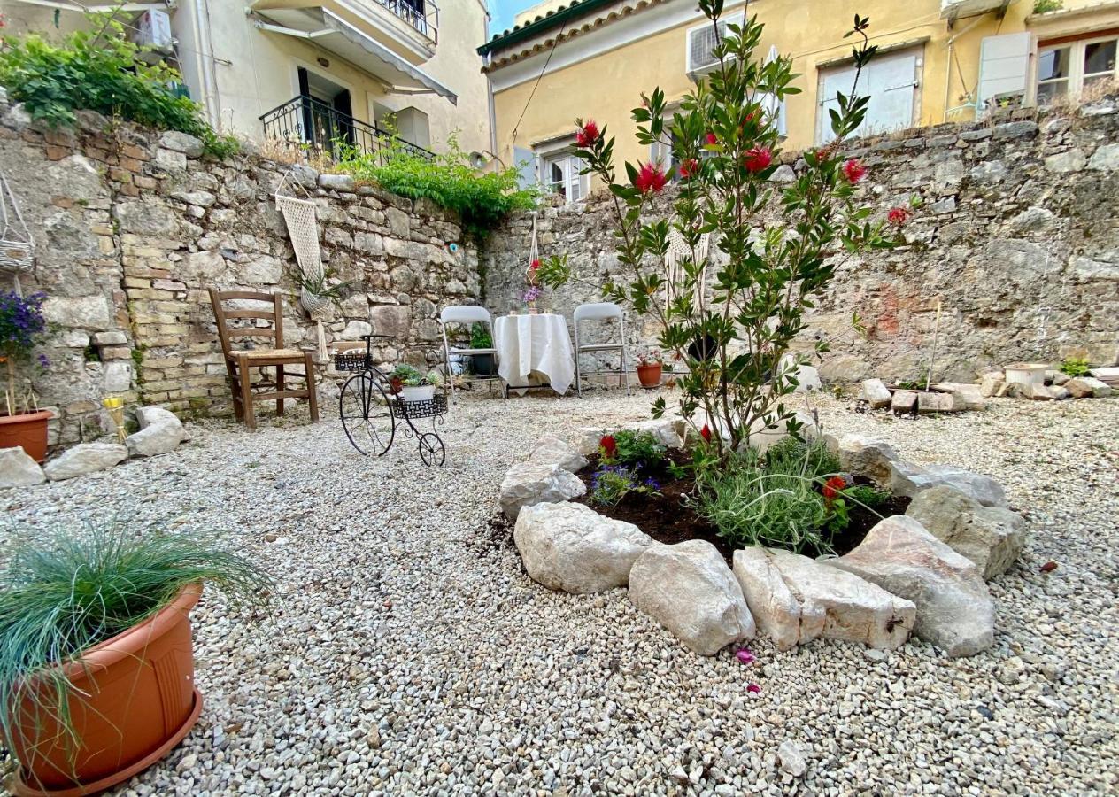 Ferienwohnung Luxury Family House With Backyard Mantouki Exterior foto