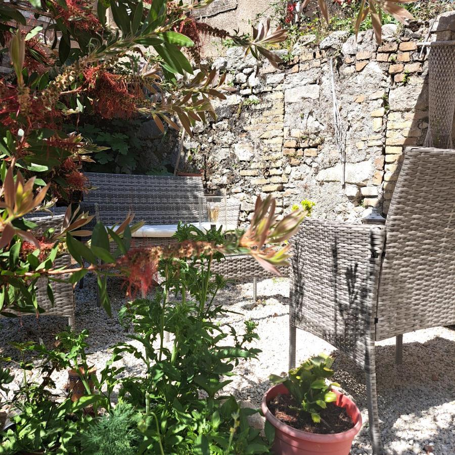 Ferienwohnung Luxury Family House With Backyard Mantouki Exterior foto
