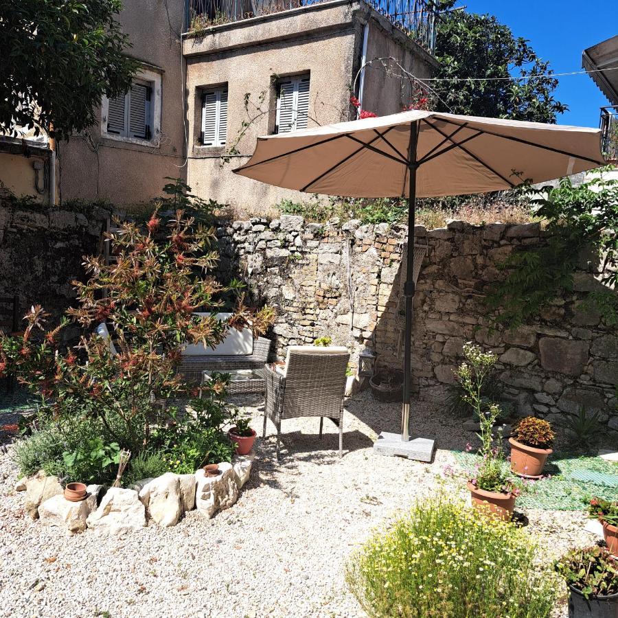 Ferienwohnung Luxury Family House With Backyard Mantouki Exterior foto
