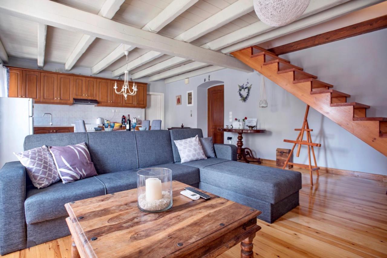 Ferienwohnung Luxury Family House With Backyard Mantouki Exterior foto