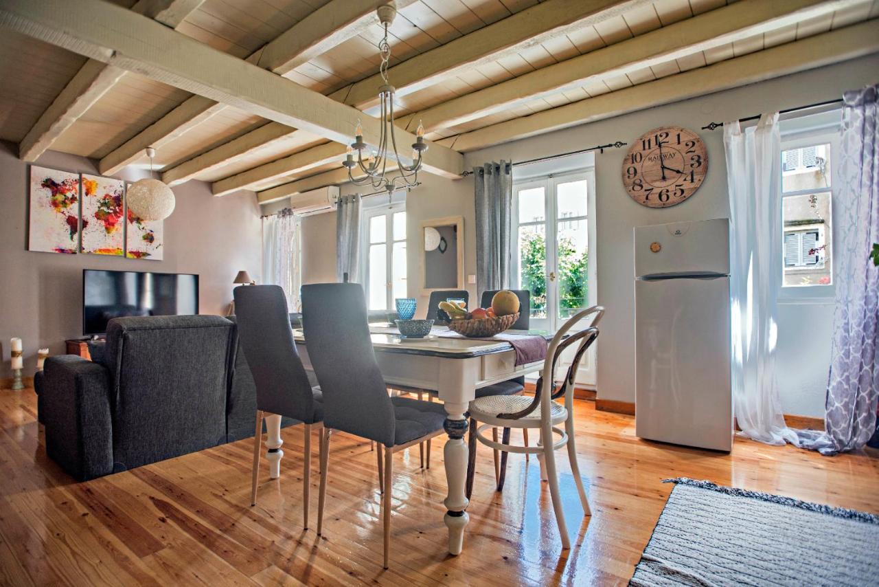 Ferienwohnung Luxury Family House With Backyard Mantouki Exterior foto