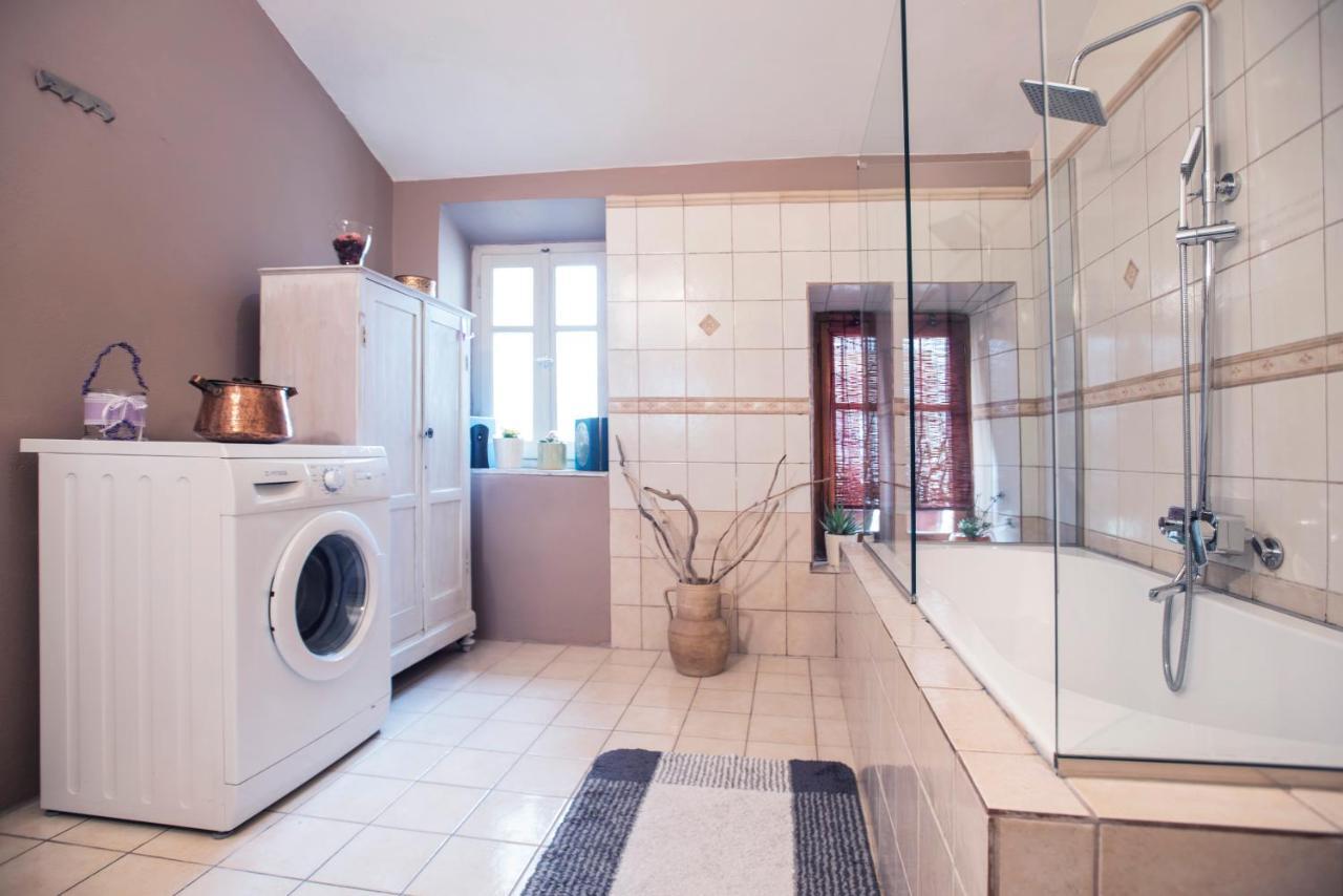 Ferienwohnung Luxury Family House With Backyard Mantouki Exterior foto